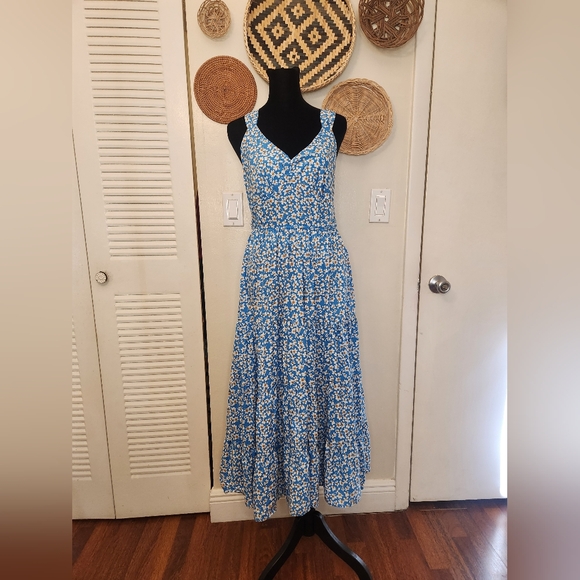 LAST ONE! Blue Daisy Floral Maxi Dress With A Tie Back - Picture 2 of 11